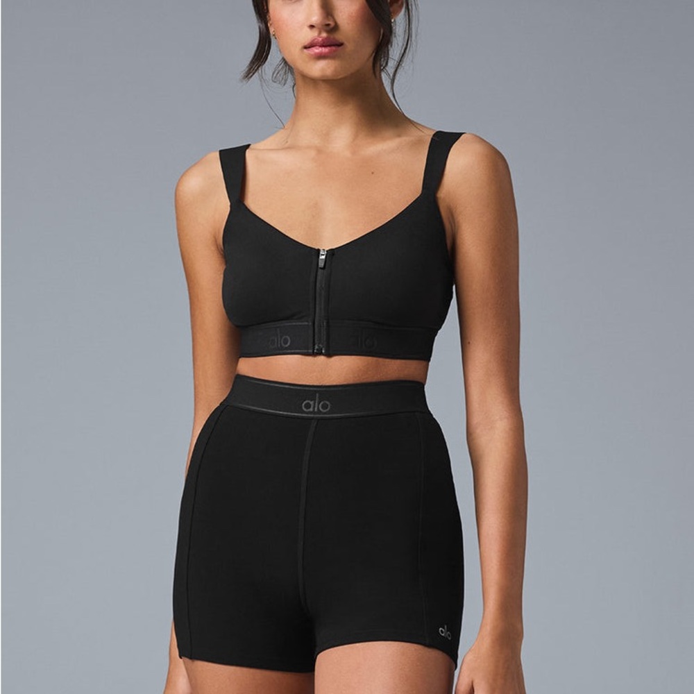 ALO Yoga Alosoft Molded Showcase Bra